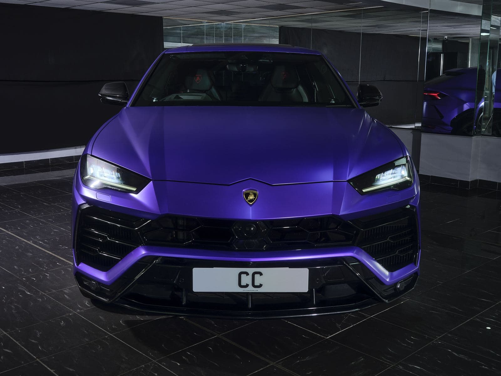 Lamborghini Urus front