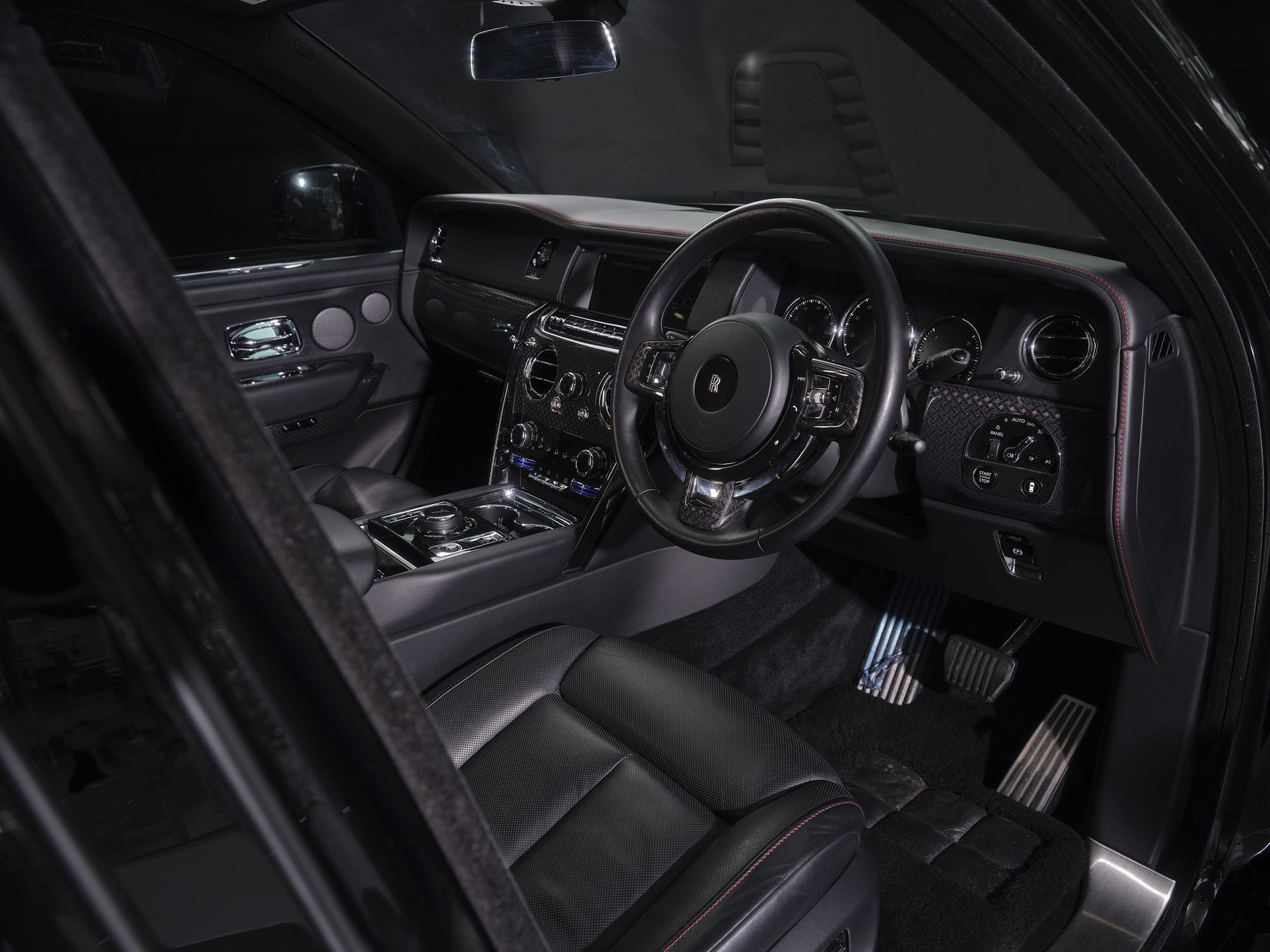 The front cabin of a Rolls-Royce Cullinan